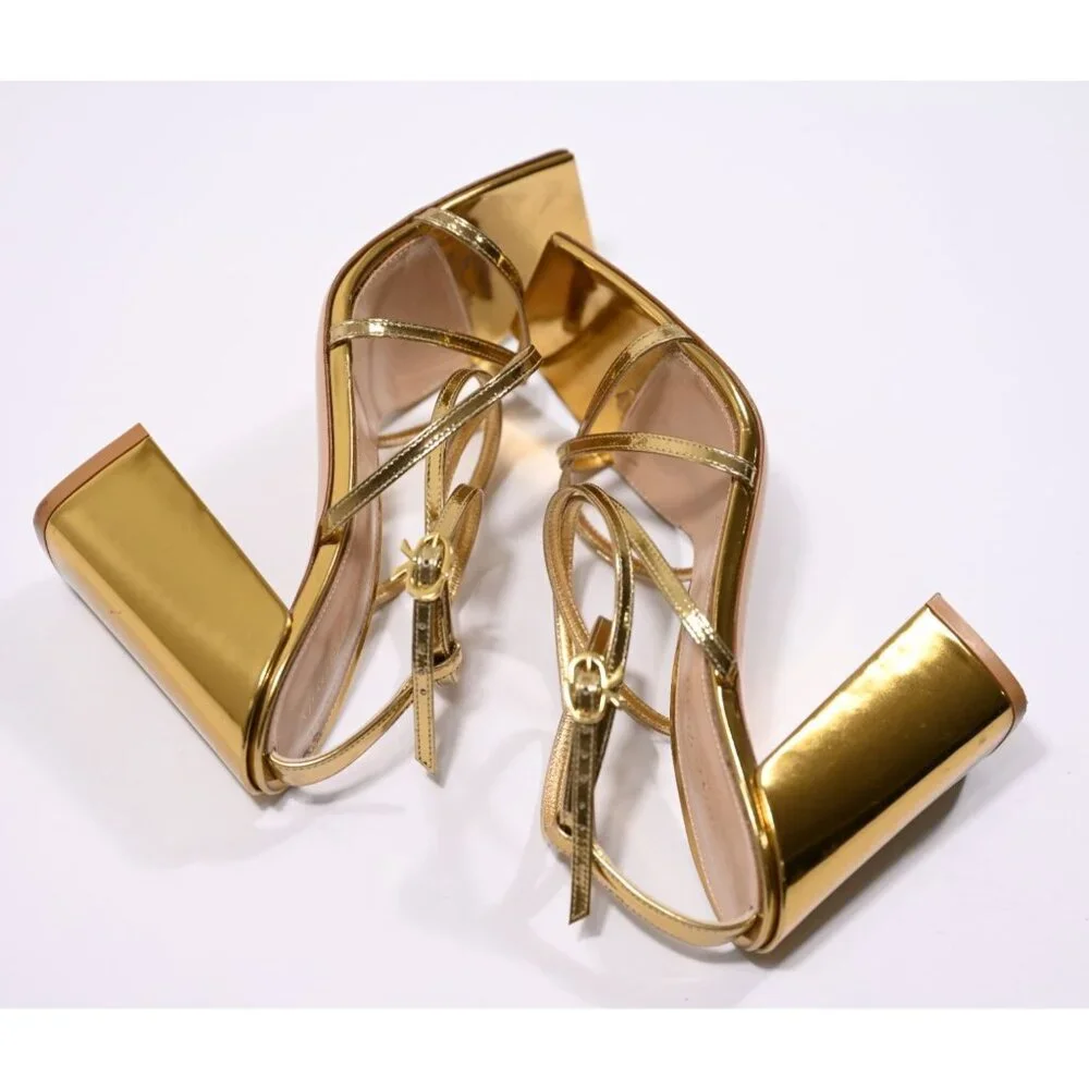 Gianvito Rossi Patent Leather Sandals in Mekong - Picture 7 of 10